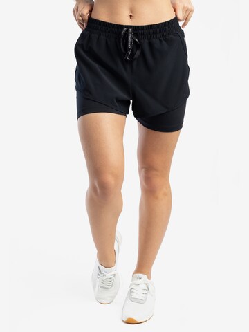 Spyder Regular Workout Pants in Black: front