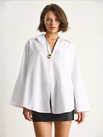 Camicia da donna di Bianco Lucci in bianco