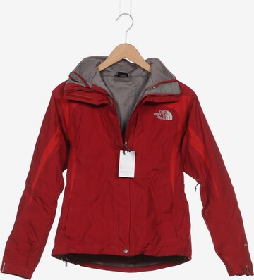 THE NORTH FACE Jacket & Coat in S in Red: front