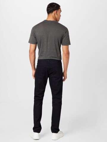 TOPMAN Regular Jeans in Schwarz