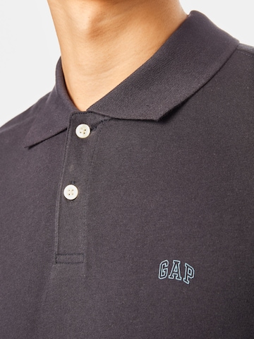 GAP Poloshirt in Grau