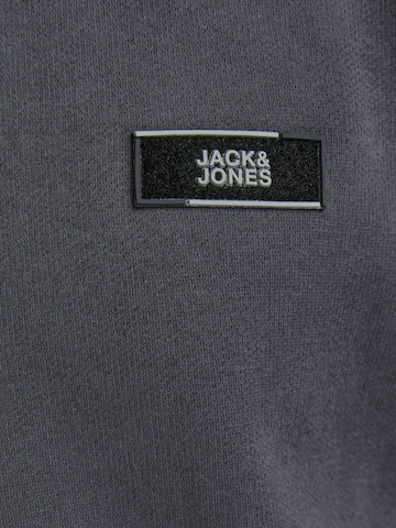 JACK & JONES Sweatshirt in Grau