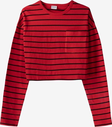 T-shirt Bershka en rouge : devant