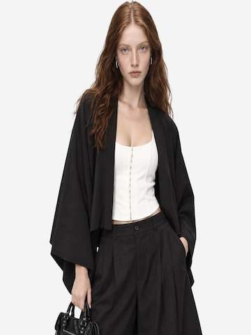 Busem Kimono – černá: přední strana