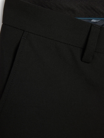Next Slimfit Hose in Schwarz