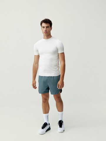 T-Shirt fonctionnel 'Chad' Born Living Yoga en blanc