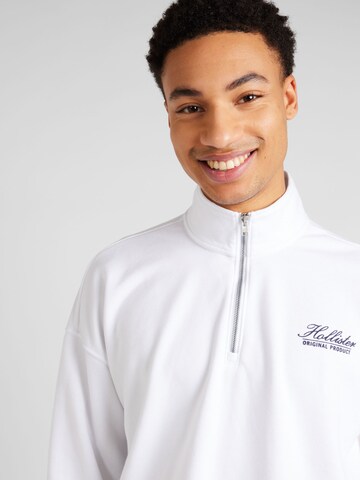 Sweat-shirt 'APAC EXCLUSIVE' HOLLISTER en blanc