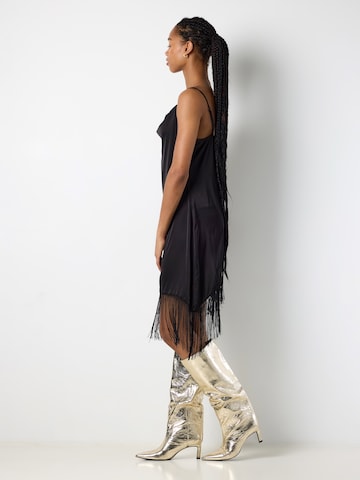 Noisy may - Vestido de gala 'NMJANET' en negro