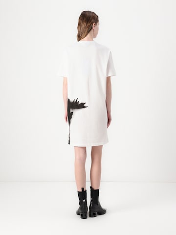 KARL LAGERFELD JEANS Ruha - fehér: hátul
