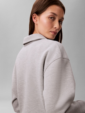 Sweat-shirt Calvin Klein Jeans en gris