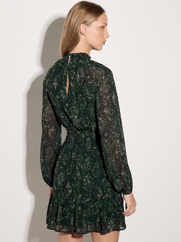 Apricot Kleid in Braun