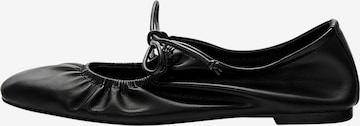 Pull&Bear Strap ballerina in Black