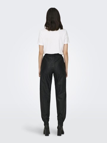 Effilé Pantalon 'Mady' ONLY en noir