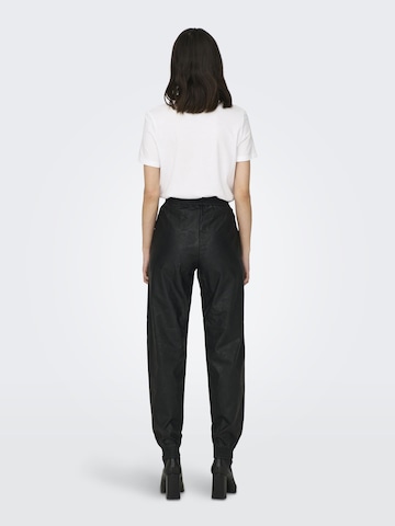 ONLY - Tapered Pantalón 'Mady' en negro