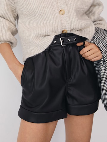 MANGO Regular Shorts 'Julia' in Schwarz: predná strana