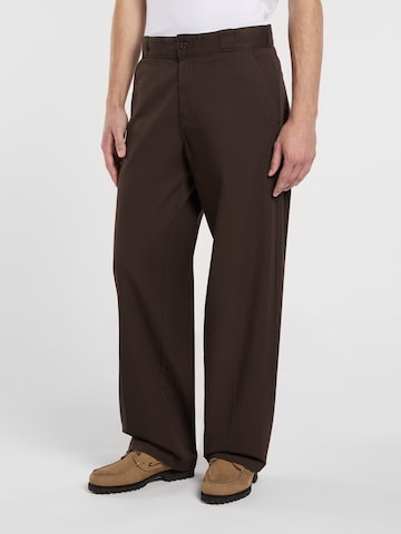 DICKIES Loosefit Chinobyxa i brun