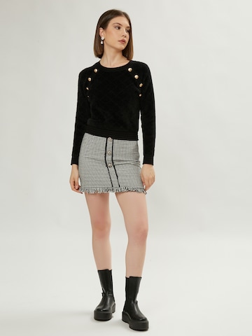 Influencer Pullover in Schwarz