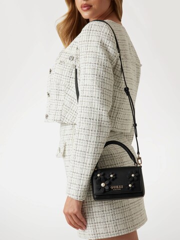 GUESS Handtasche 'Zaria' in Schwarz