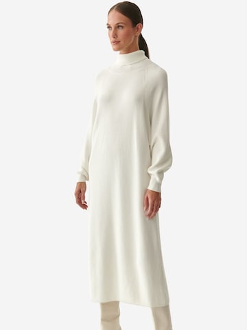 Robes en maille 'Ronesi' TATUUM en blanc : devant