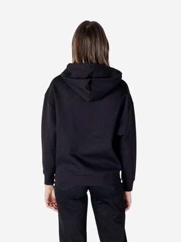 ARMANI EXCHANGE Sweatshirt in Zwart