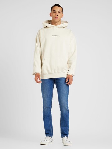 Pegador Sweatshirt 'COLNE' i beige