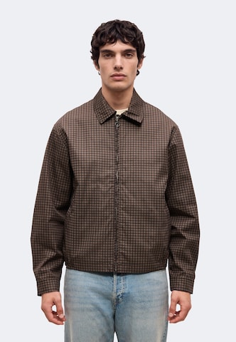 Abercrombie & Fitch Φθινοπωρινό και ανοιξιάτικο μπουφάν σε καφέ: μπροστά
