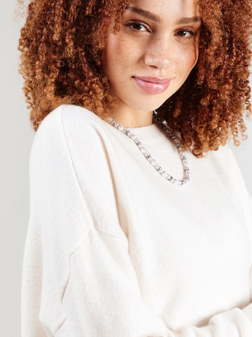 Pulover de la Tally Weijl pe alb