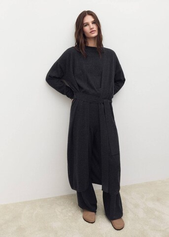 MANGO Strickmantel in Grau