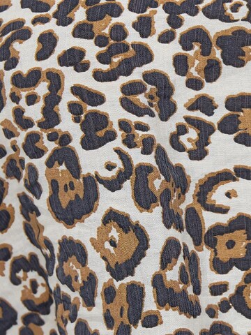 Hiccup Loungewear in Beige