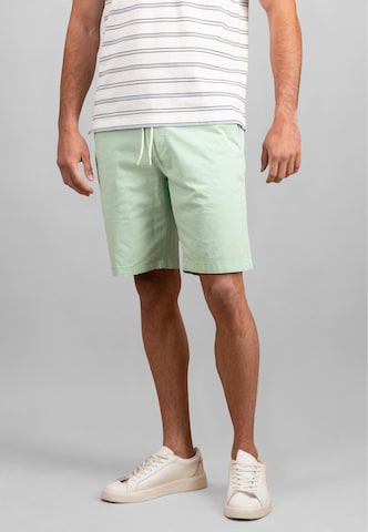 Regular Pantalon FYNCH-HATTON en vert : devant
