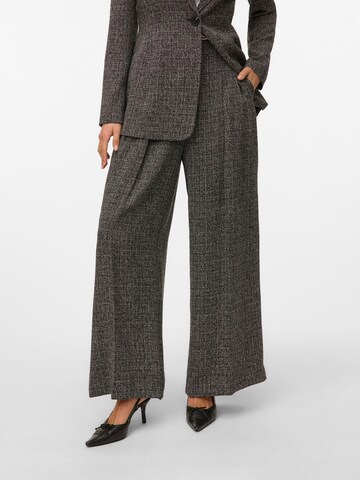 VERO MODA - regular Pantalón plisado 'PERLE' en negro: frente