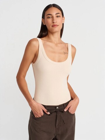 Dilvin - Blusa em bege