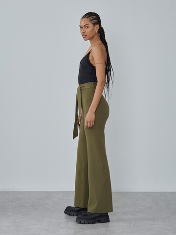 Loosefit Pantaloni 'Talea' di LeGer by Lena Gercke in verde