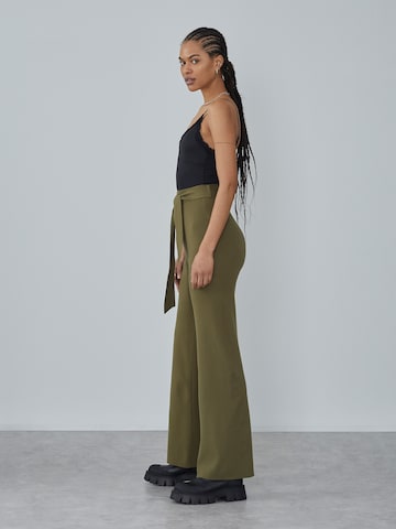 LeGer by Lena Gercke - Loosefit Pantalón 'Talea' en verde