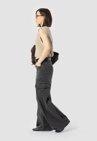 Elias Rumelis Wide leg Cargo Jeans 'Lela' in Black