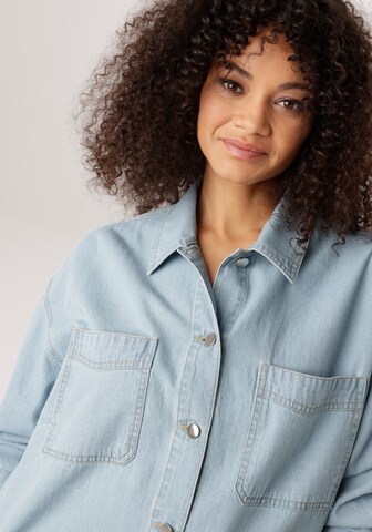 Aniston Blouse in Blue