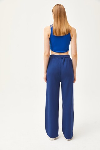 olalook Loose fit Trousers in Blue
