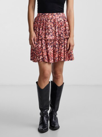 YAS Skirt 'FREYA' in Red: front