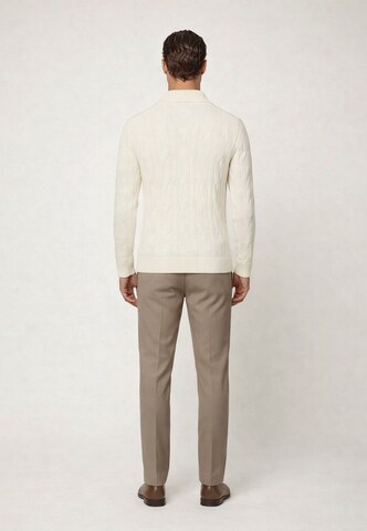 Pulover de la Felix Hardy pe alb