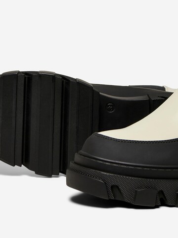 ONLY - Botas chelsea 'Tola' em branco