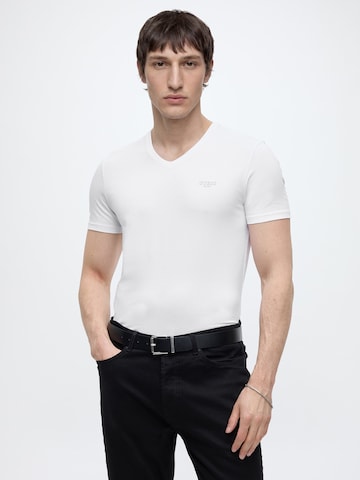 T-Shirt 'CORE' GUESS en blanc