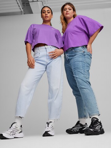 T-shirt PUMA en violet : devant
