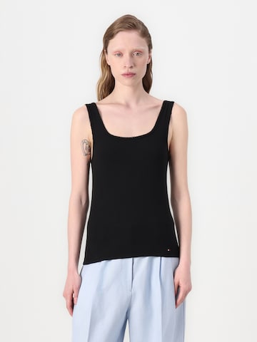 Top de la TOMMY HILFIGER pe negru: față