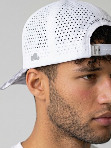 Blackskies Athletic Cap 'Pro Flow Sport Performance' in White