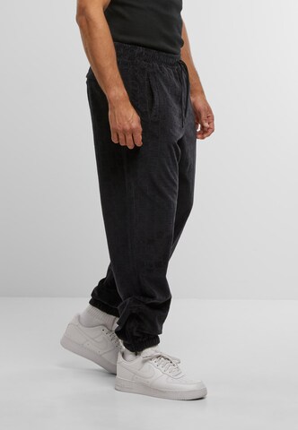Carlo Colucci Tapered Hose in Schwarz
