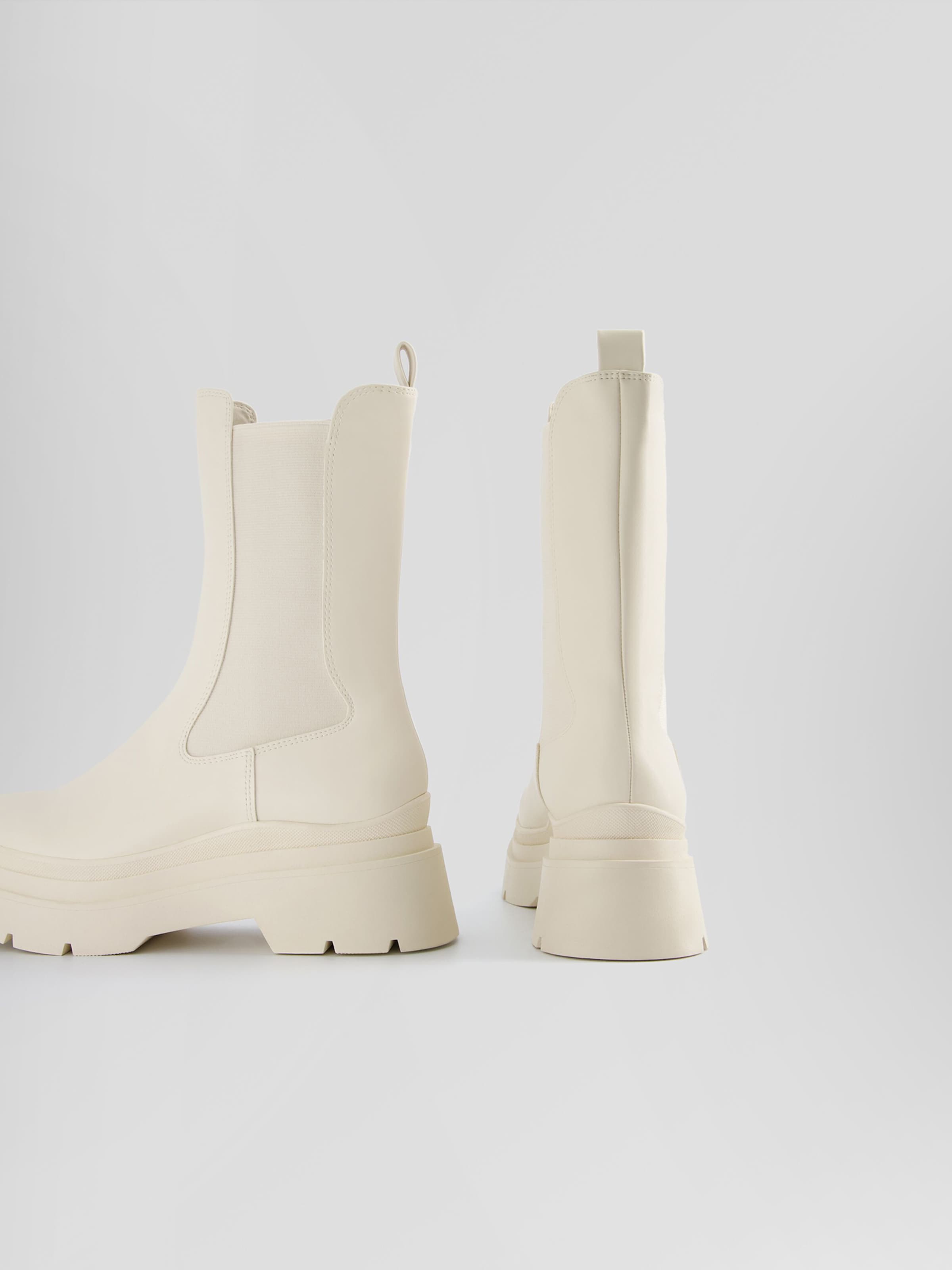 Chelsea hotsell boots bershka