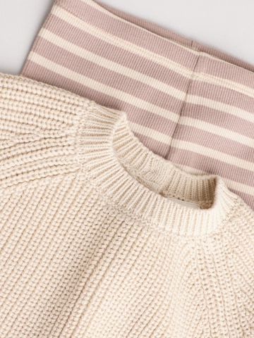 Next Set in Beige