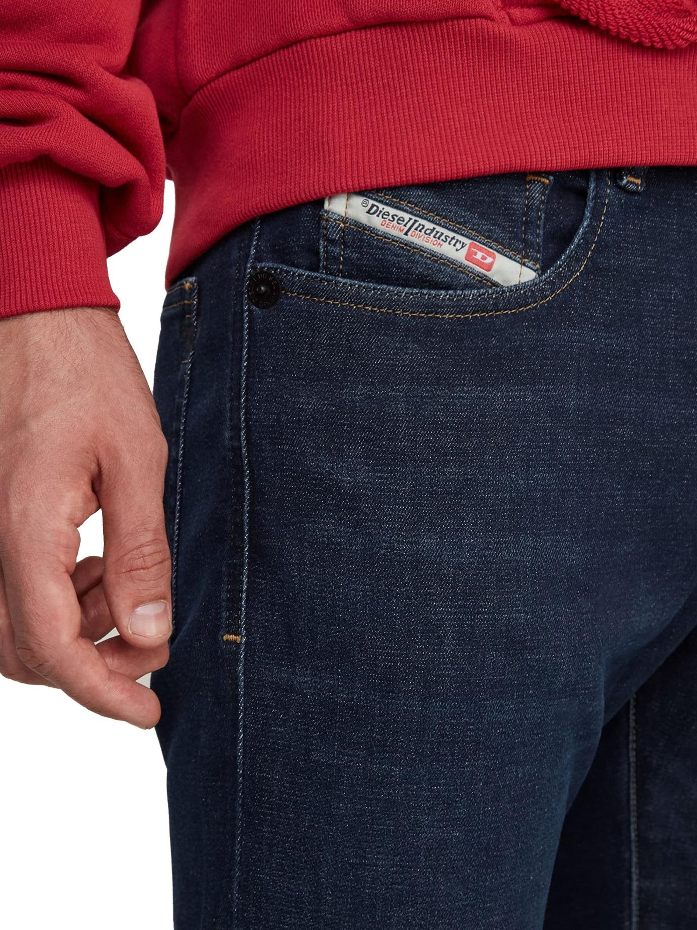 DIESEL Slim fit Jeans 'D-STRUKT SUPERSTRETCH JOGGJEANS' in Blue