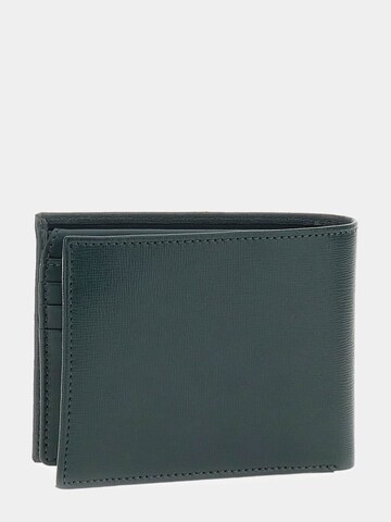 GUESS Wallet 'Madrid' in Green
