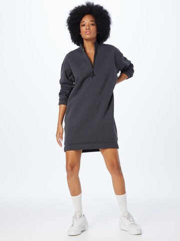 ADIDAS SPORTSWEAR - Vestido deportivo en gris